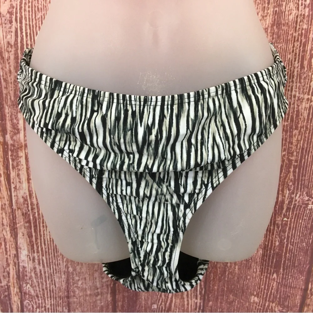 Cacique Woman’s Bathing Suit bikini bottoms - Picture 1 of 4